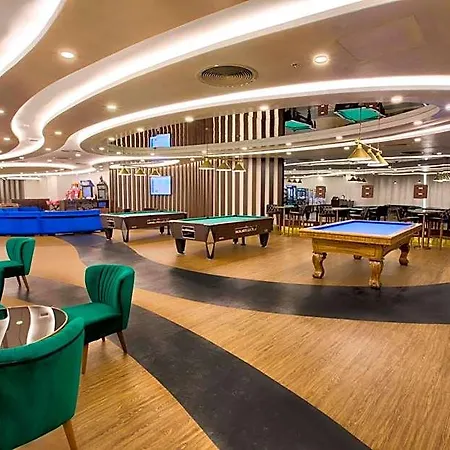 Merit Royal Premium Casino & Отель Кирения