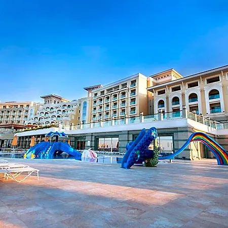 Отель Merit Royal Premium Casino &