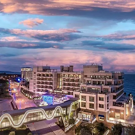 Отель Merit Royal Premium Casino & Кирения